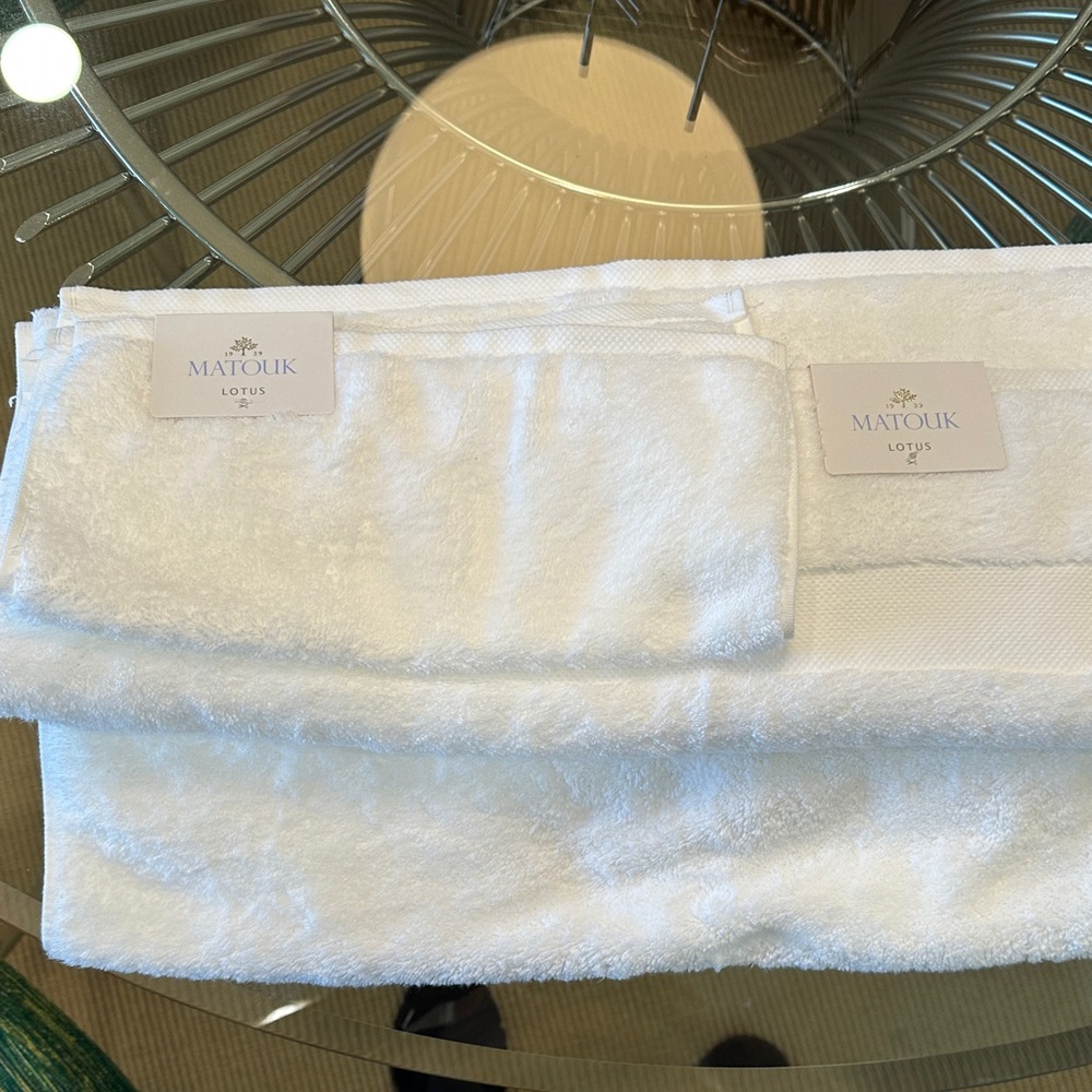 SOLD.Matouk Lotus White Towel Collection new with tags